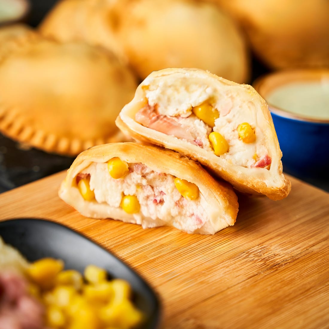 Pastel de Maíz, Queso y Tocineta (10 Unidades, crudos) - Imagen 1